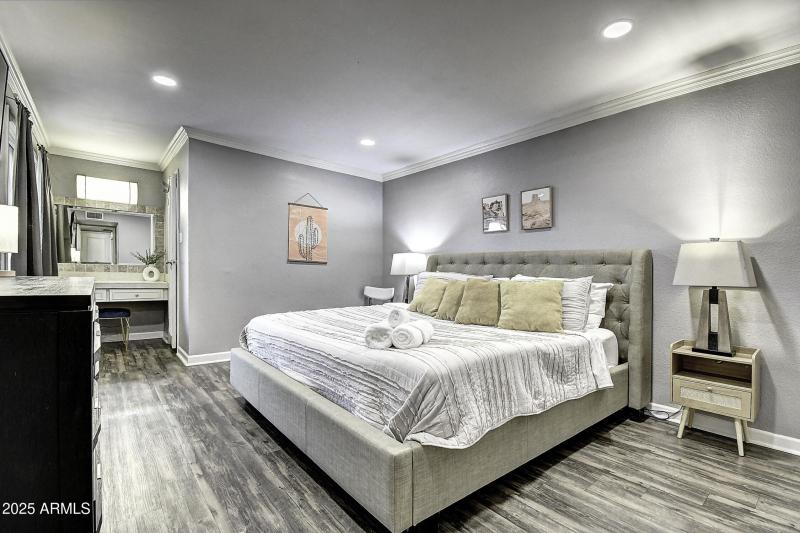 7625 E Camelback Rd Unit B 203 (18)