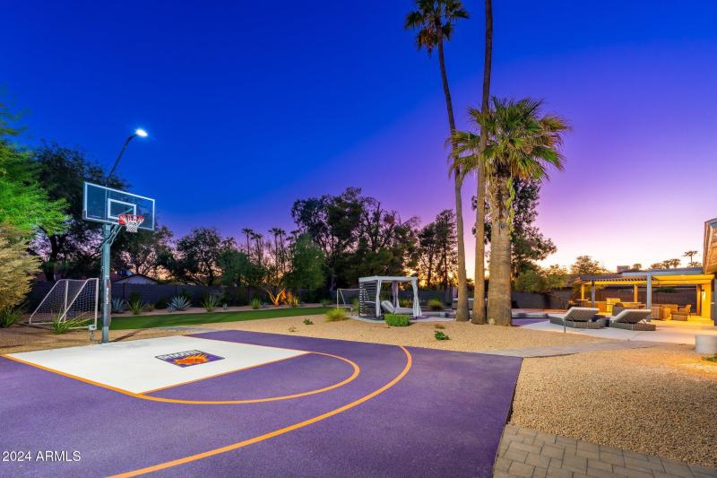 6025 E Charter Oak Rd - 98