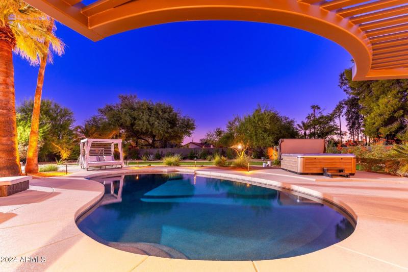 6025 E Charter Oak Rd - 85