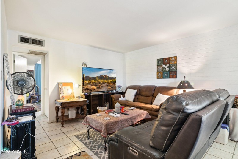 1-web-or-mls-38405-n-jacqueline-dr-unit-