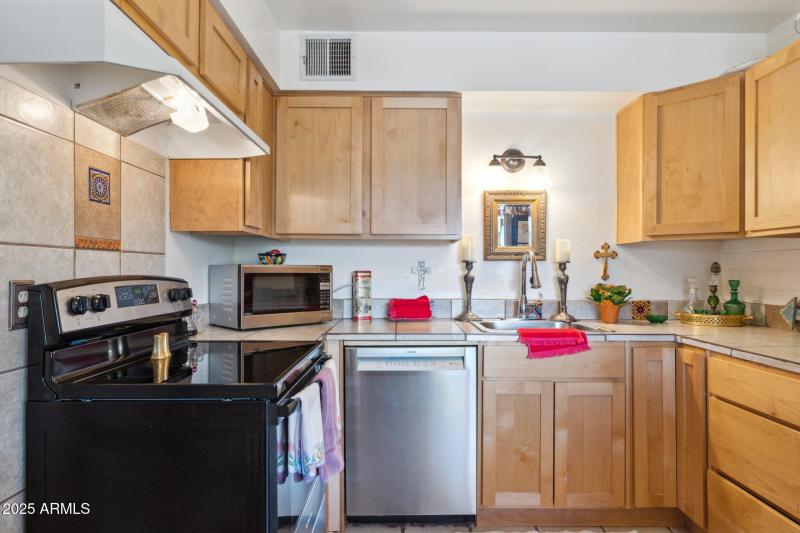 6-web-or-mls-38405-n-jacqueline-dr-unit-