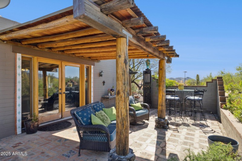 16-web-or-mls-38405-n-jacqueline-dr-unit