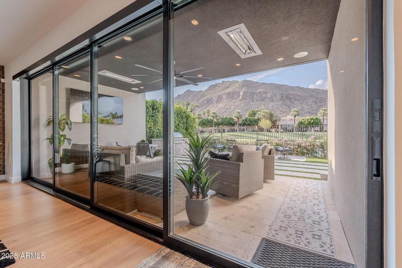 026_Collapsible Doors with View