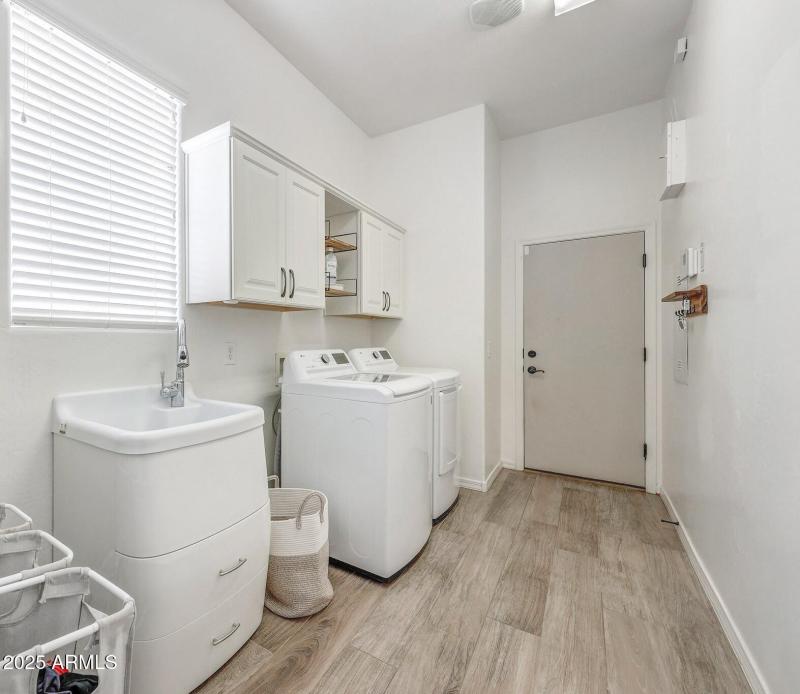 Laundry Room / sink