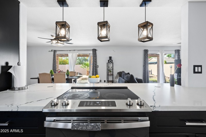 Kitchen Breakfast Bar