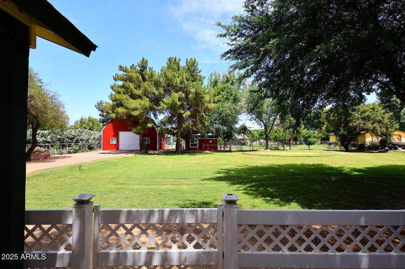 Backyard-Access to Rear Yard