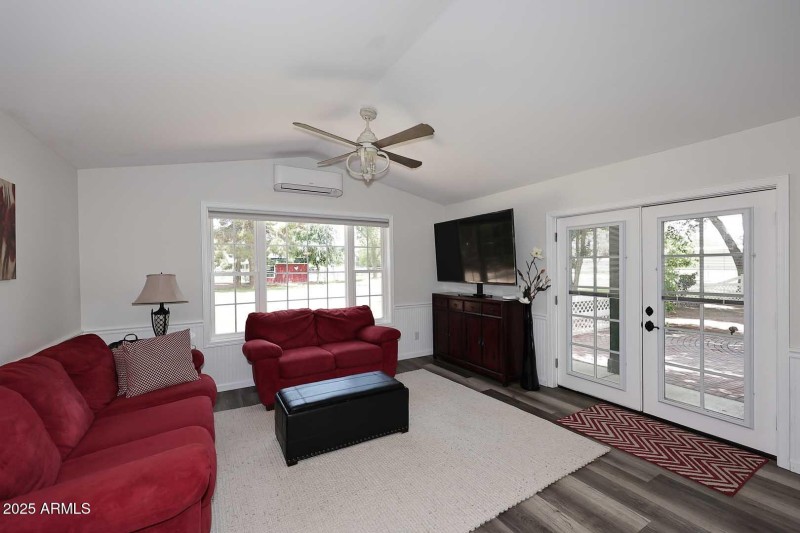 Guest House-Great Room2