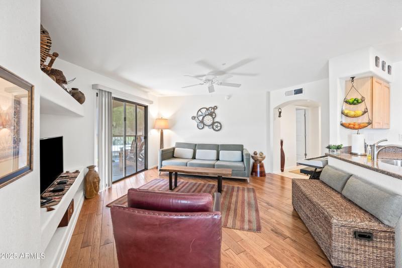 9-16631EELB212-ocupix