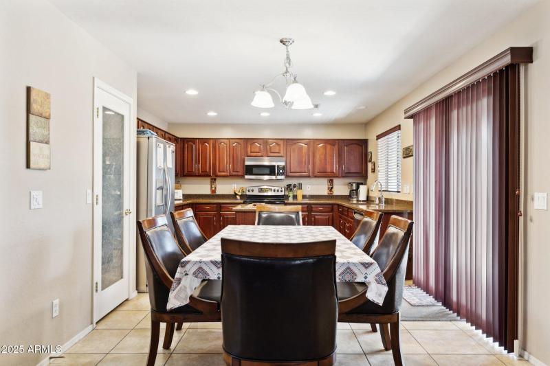 9-web-or-mls-21019-n-sansom-dr