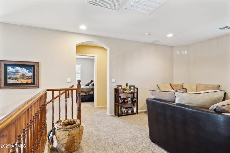 14-web-or-mls-21019-n-sansom-dr