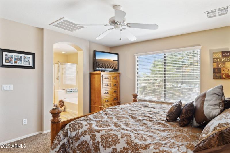 18-web-or-mls-21019-n-sansom-dr