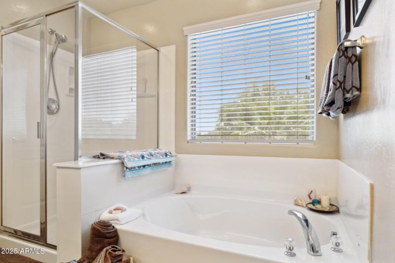 20-web-or-mls-21019-n-sansom-dr