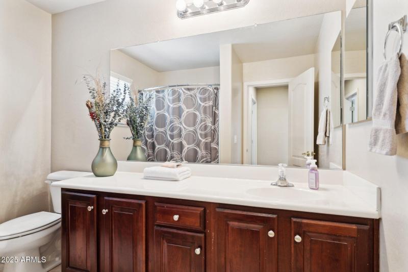 25-web-or-mls-21019-n-sansom-dr