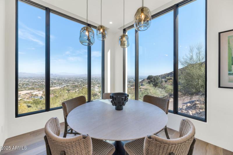 5810 E Cholla Ln-large-033-019-TOD4147-1