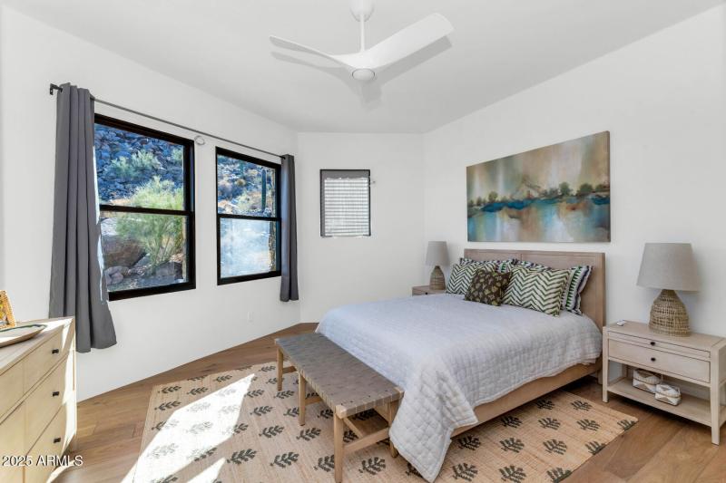 5810 E Cholla Ln-large-049-025-TOD4125-1