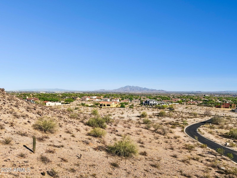 6-web-or-mls-3367-n-highlands-dr-39