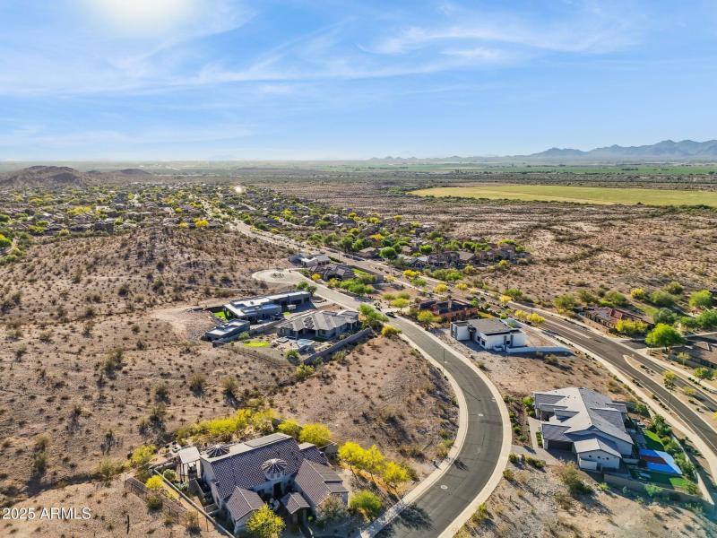 6-web-or-mls-17837-w-estes-way