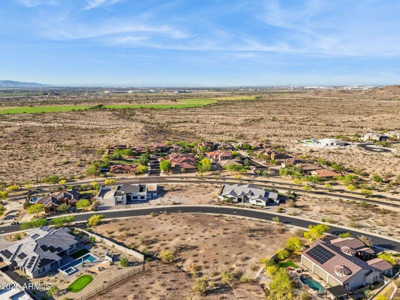 8-web-or-mls-17837-w-estes-way