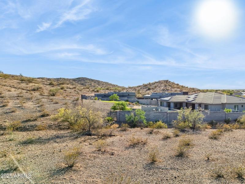 13-web-or-mls-17837-w-estes-way