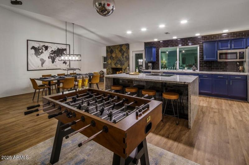 FF6C1A9B-2B8C-4236-A1C7-939011BB9E12_1_1