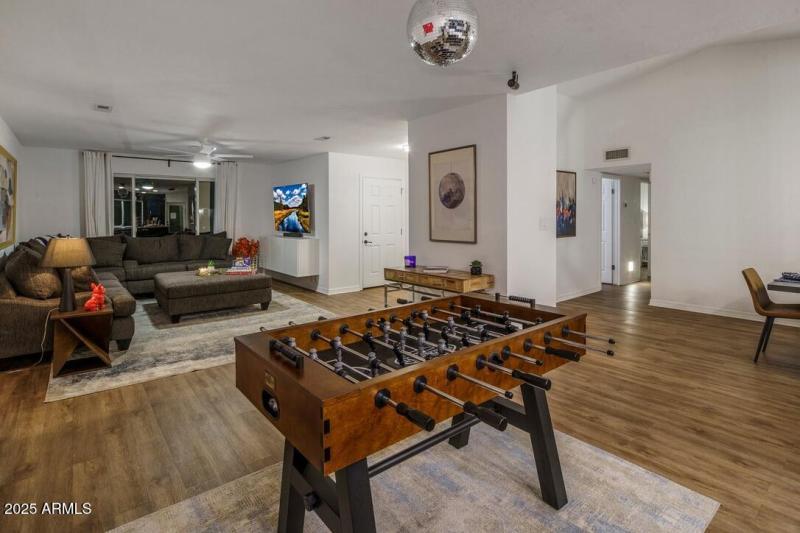 580C6463-FFCE-459D-B8D6-C6E8AEE61616_1_1