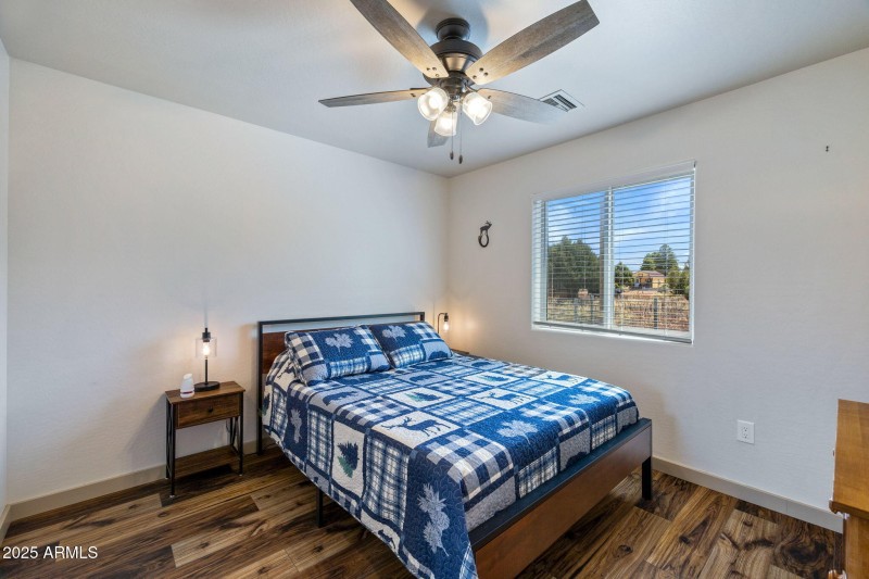 2231SitgreavesDr-Overgaard-AZ-16