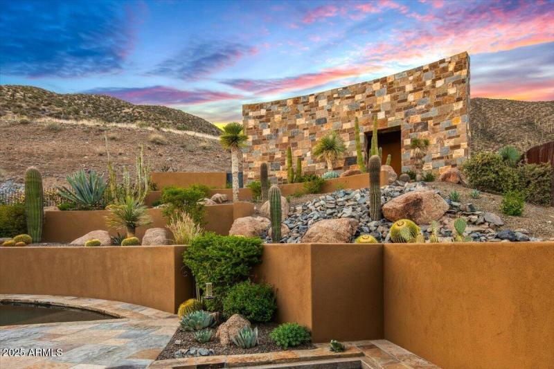 057-Hillside Guest House