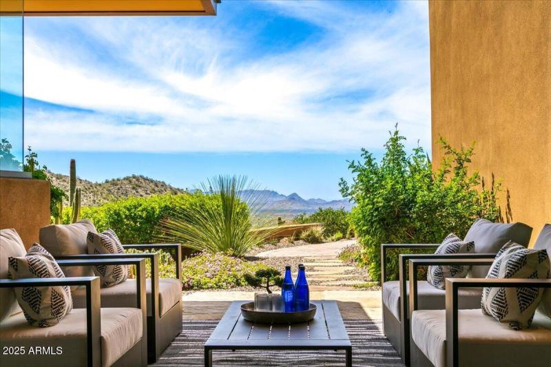 104-Grill Patio Views