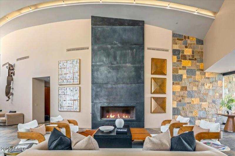 113-Living Room Details