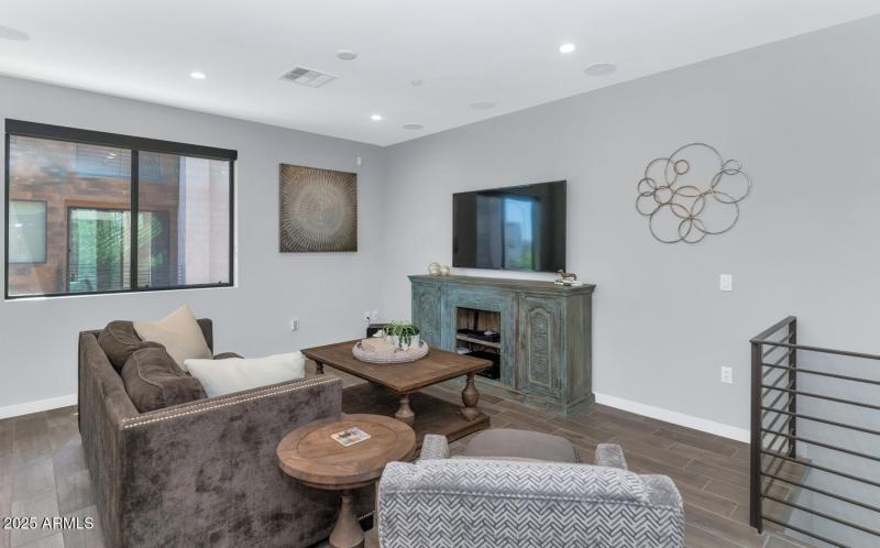 6990 E 6th St-large-007-033-6990 E 6th S