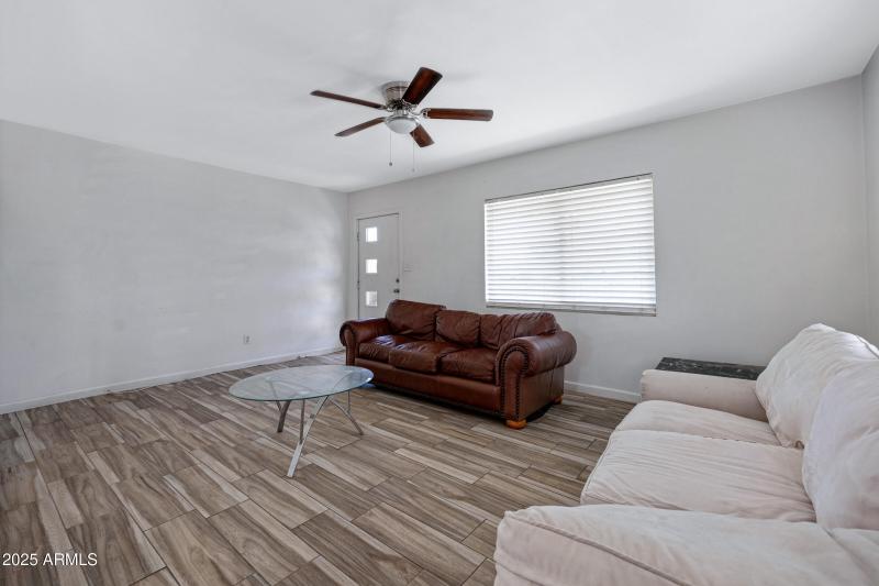 3426 W Maricopa St-7