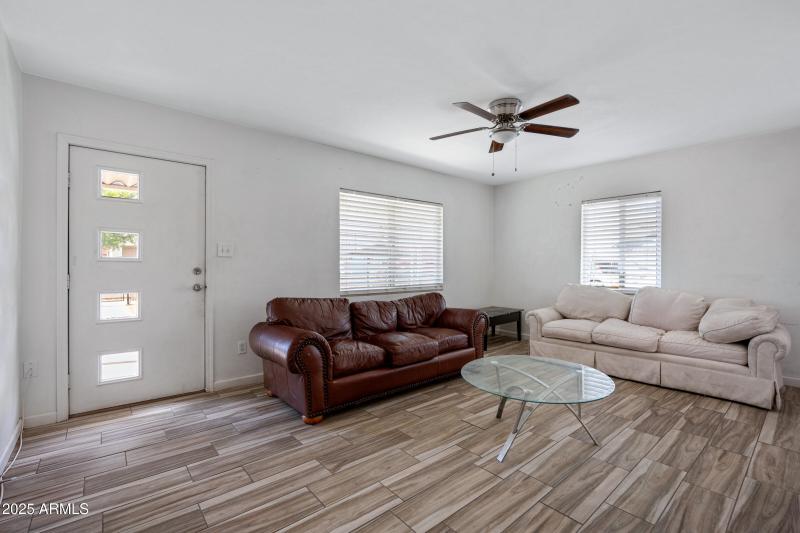 3426 W Maricopa St-8