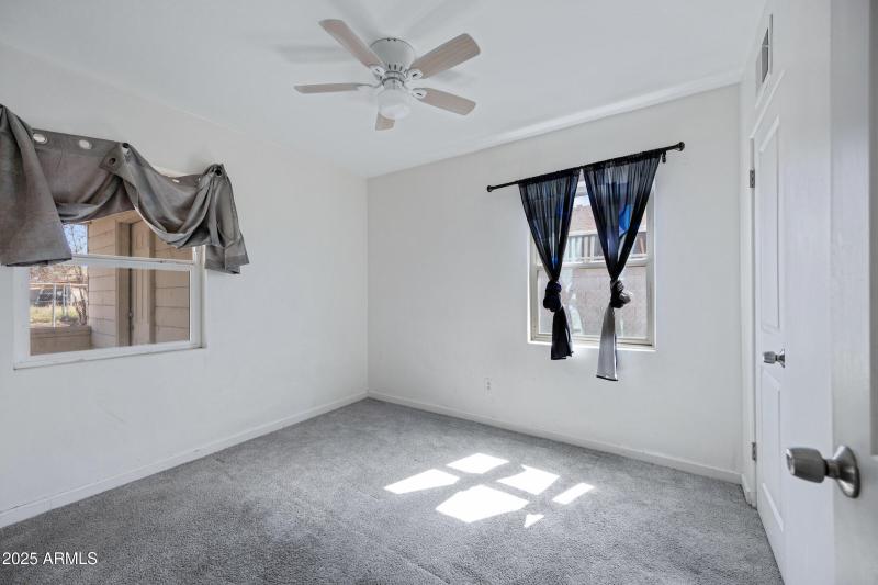 3426 W Maricopa St-15