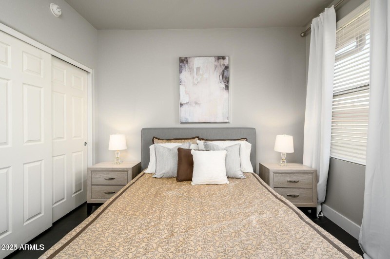 6 19777 N 76TH ST 3229