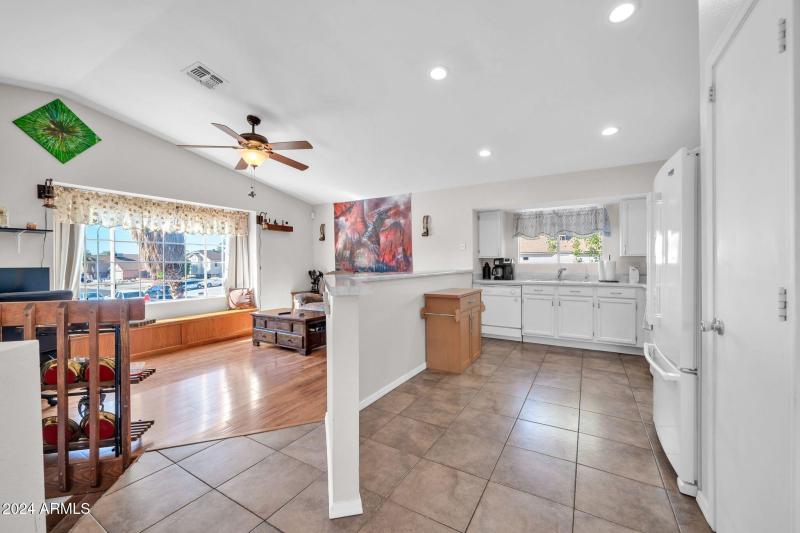 9 Kitchen - Family Room