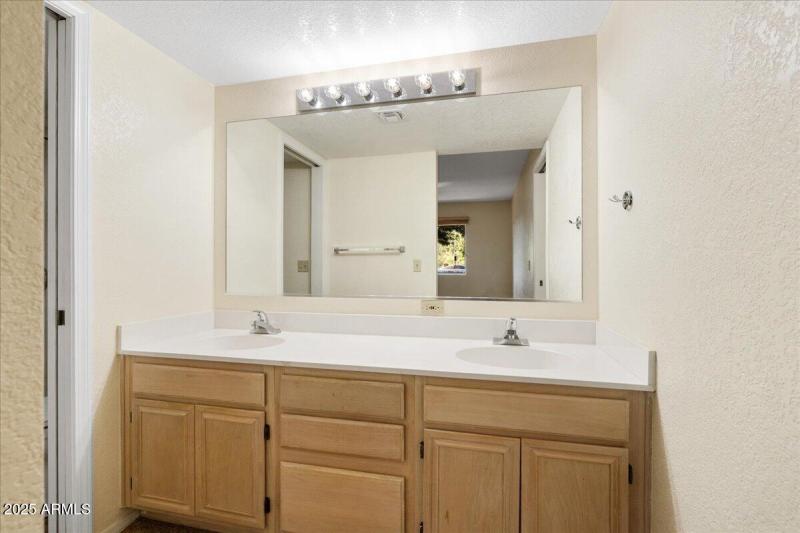 Primary Ensuite Bath