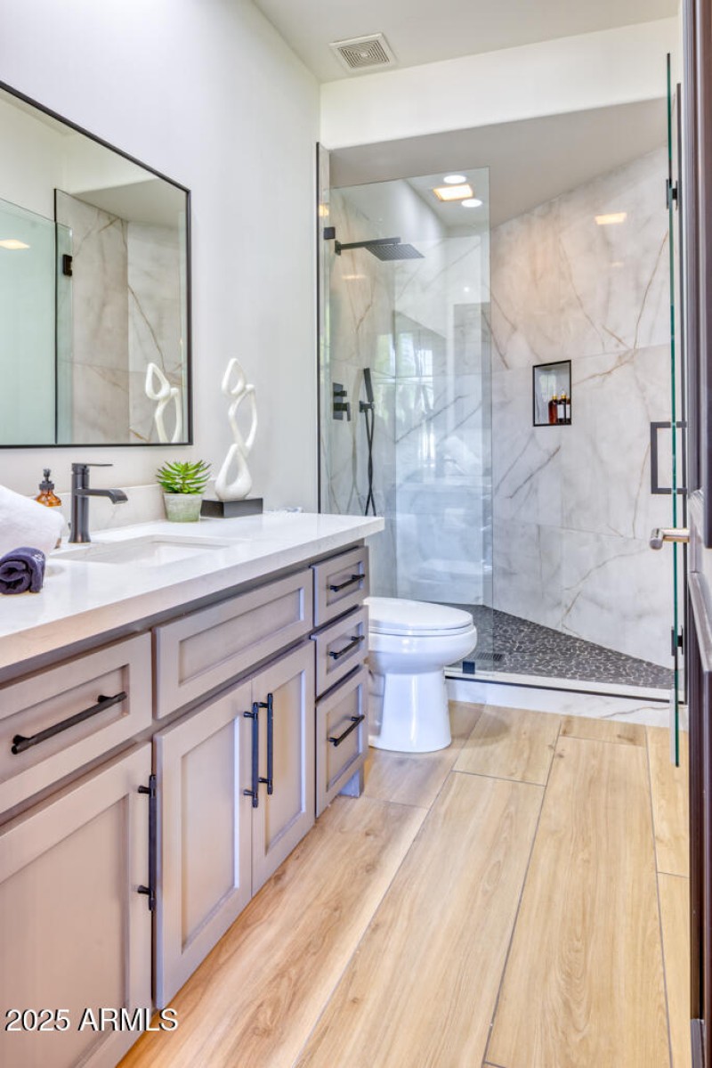 Junior Suite Bathroom