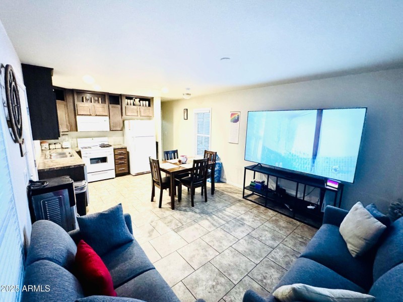 8 LV Your Go-To Realtor