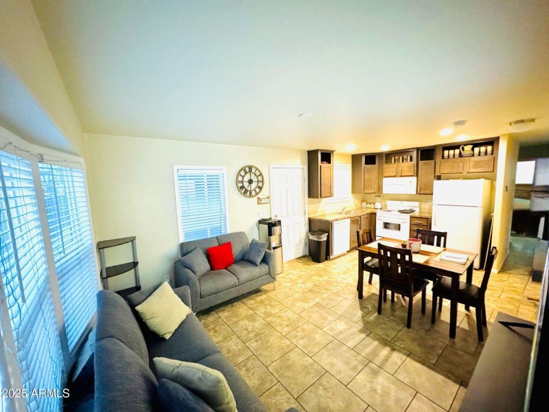 9 LV Your Go-To Realtor