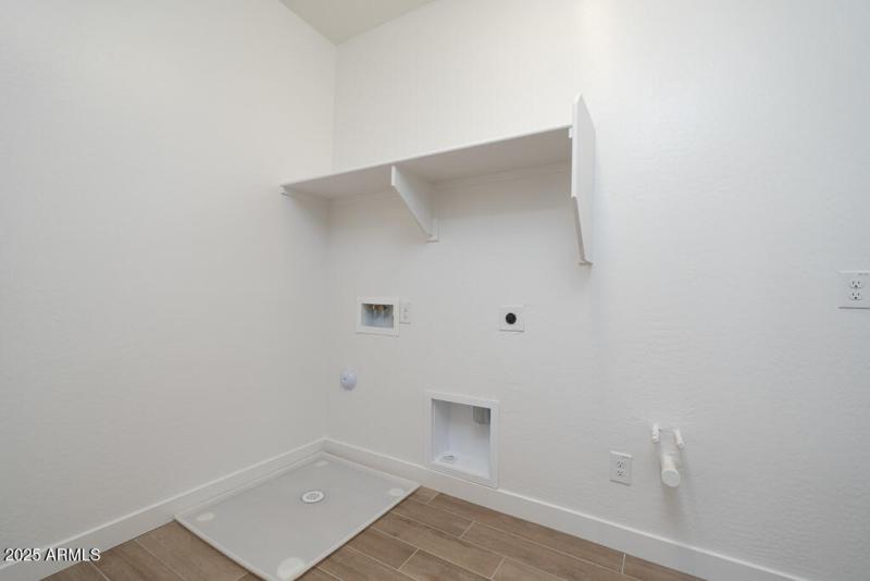 Tri Pointe Terraza 90 - Laundry-1MLS