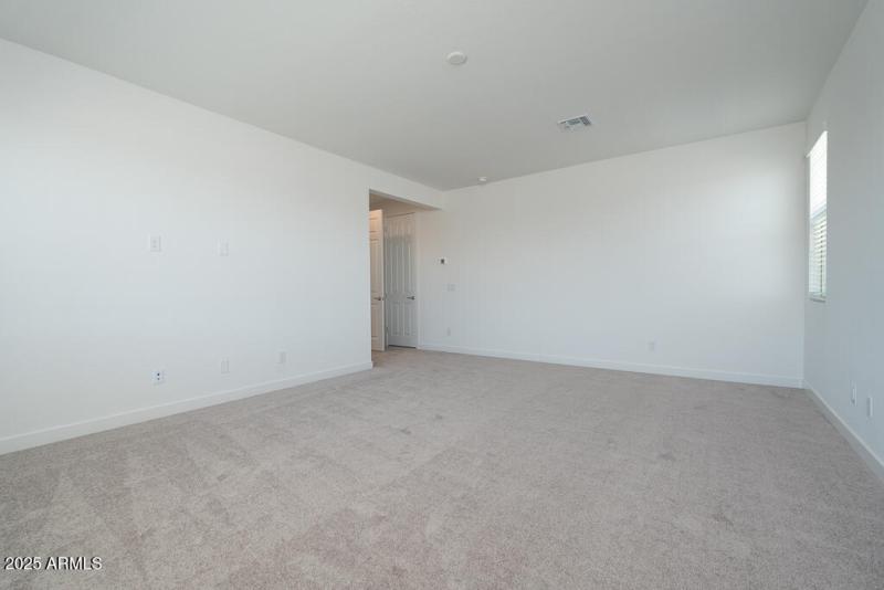 Tri Pointe Terraza 90 - Primary Suite-3M