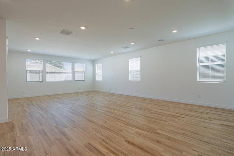 Tri Pointe Terraza 92 - Great Room and D