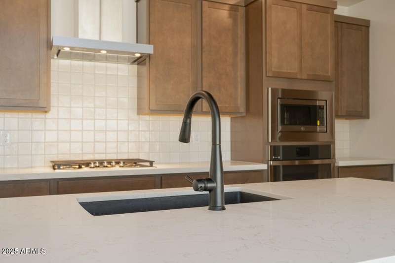 Tri Pointe Terraza 92 - Kitchen-3MLS