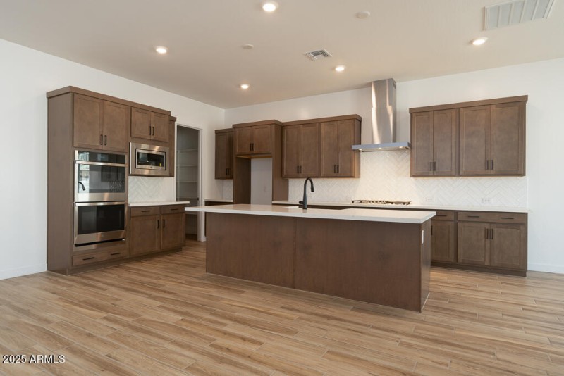 Tri Pointe Terraza 93 - Kitchen-1MLS