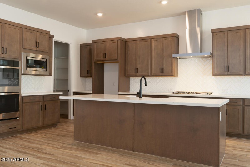 Tri Pointe Terraza 93 - Kitchen-2MLS