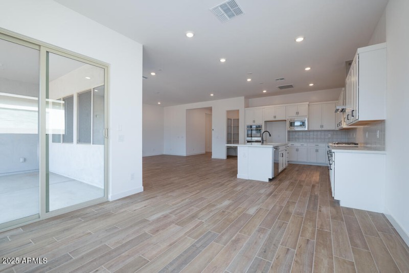 Tri Pointe Bella Vista 67 - Dining-3MLS