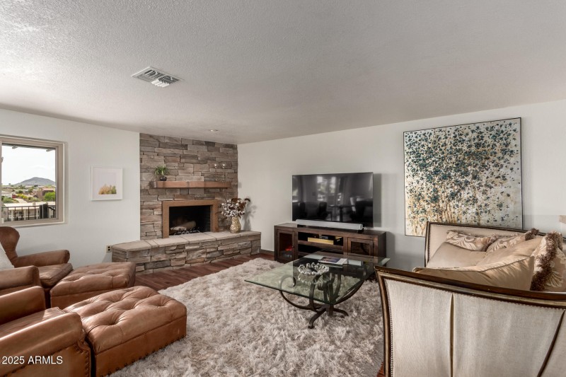 09 Living Room