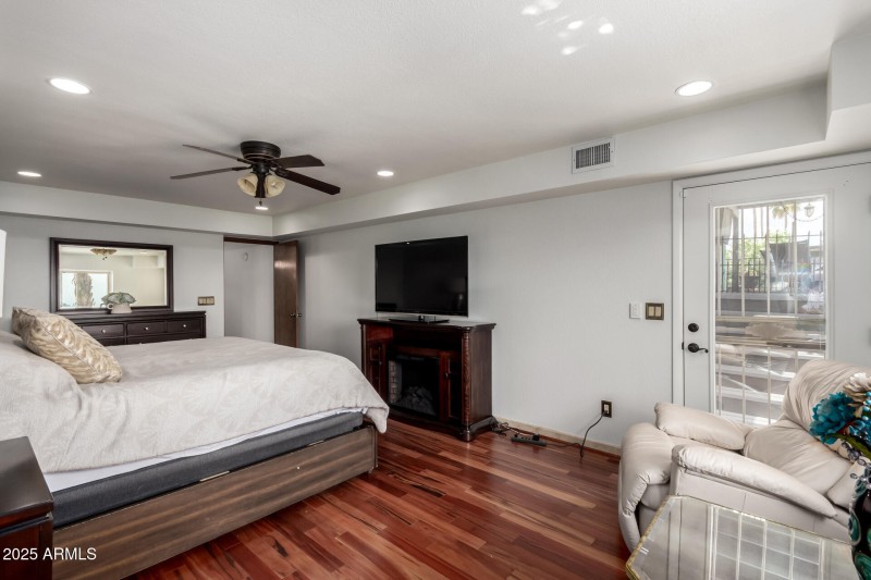 18 Master Bedroom