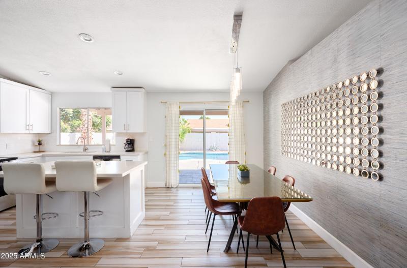 PropertyImageCo_6915ESandraTerrace_WEB-3