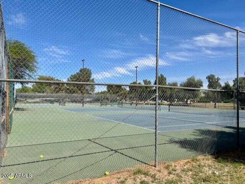 Tennis/pickleball Courts
